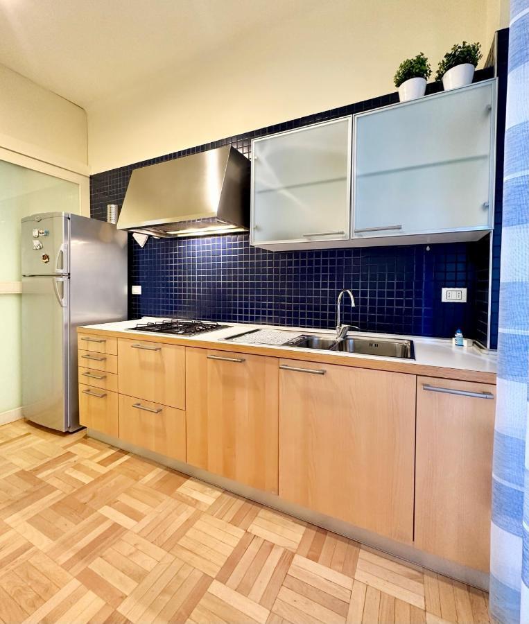Hostdomus - Casa Corallo Alassio Bagian luar foto
