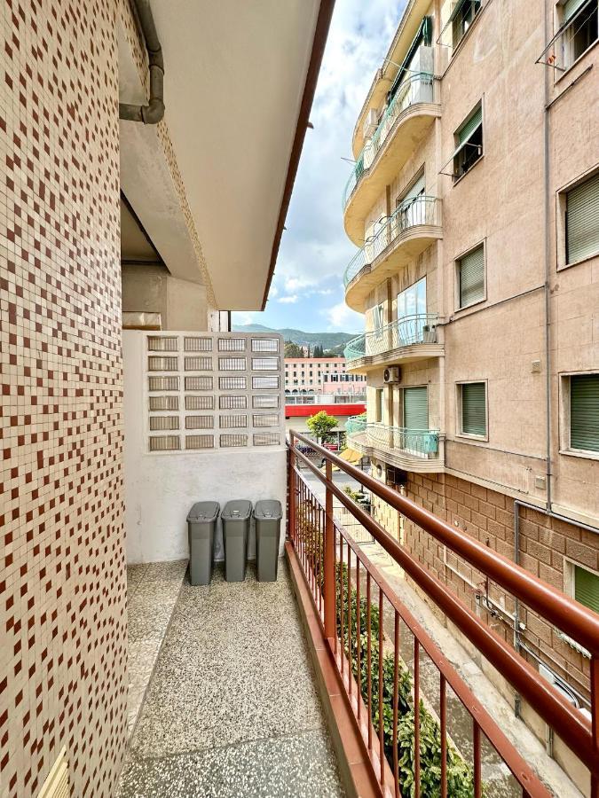 Hostdomus - Casa Corallo Alassio Bagian luar foto